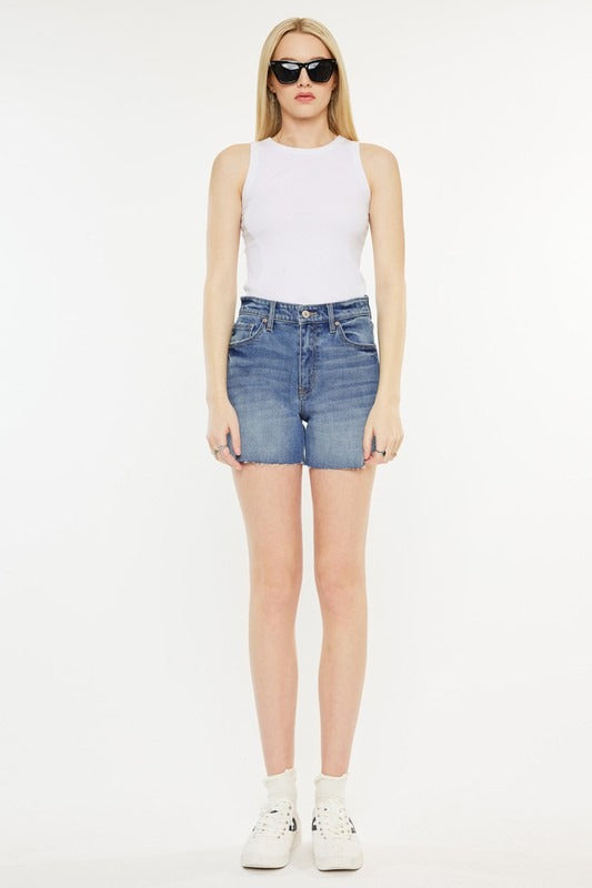 70058c Short Adriana