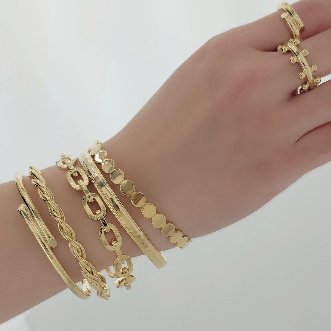 KBR023 Pulsera dorada