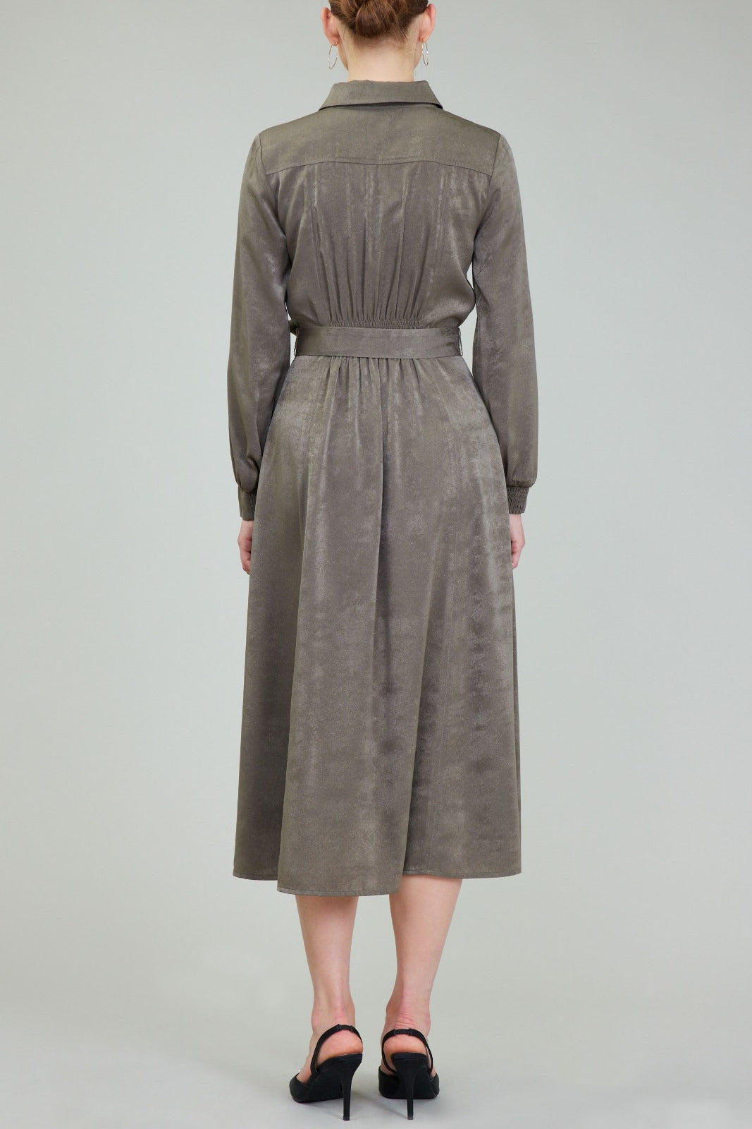 2490264 Vestido verde olivo