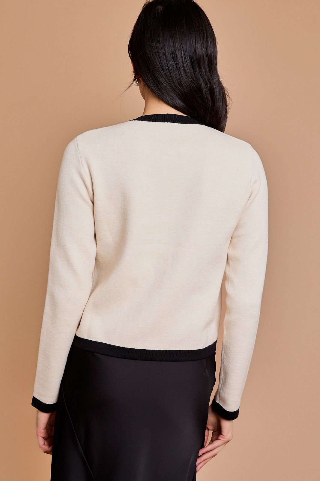 7143 Sueter Blanco negro