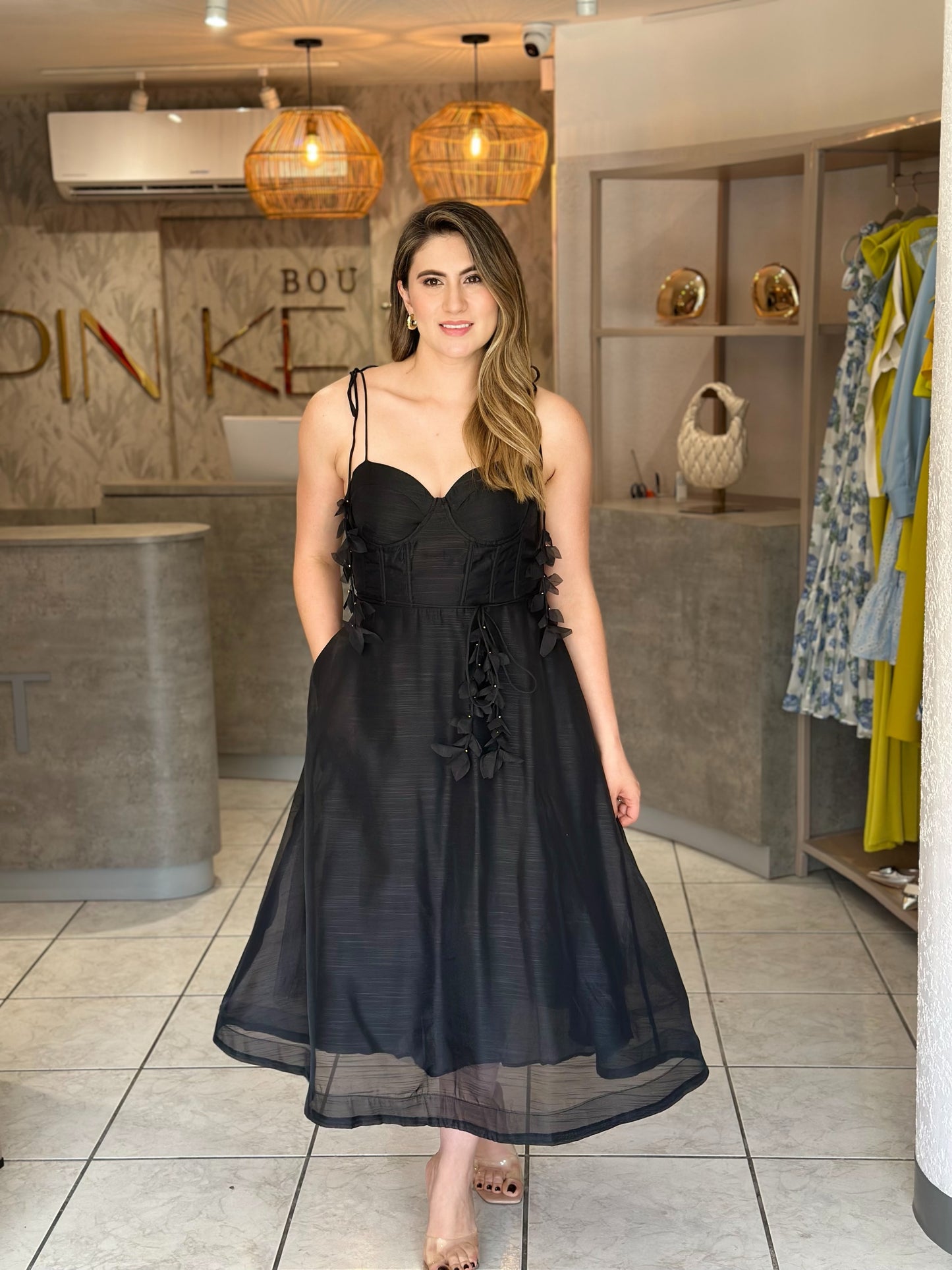 53323 vestido negro